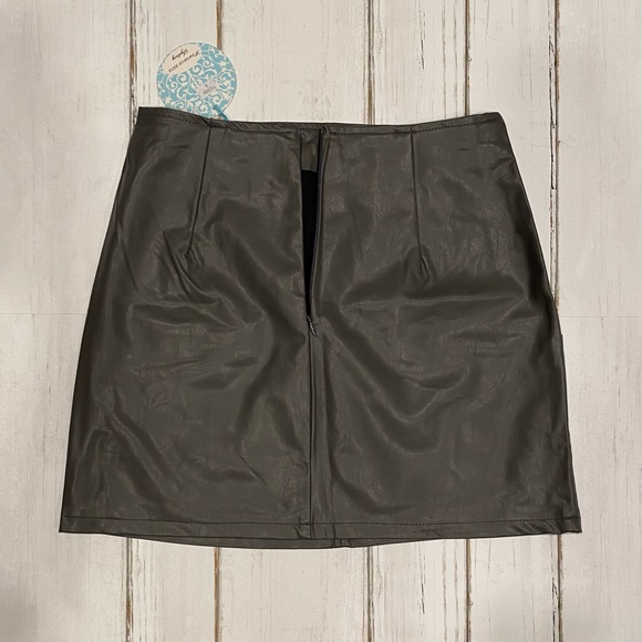 NWT LF vegan leather skirt - Picture 12 of 13